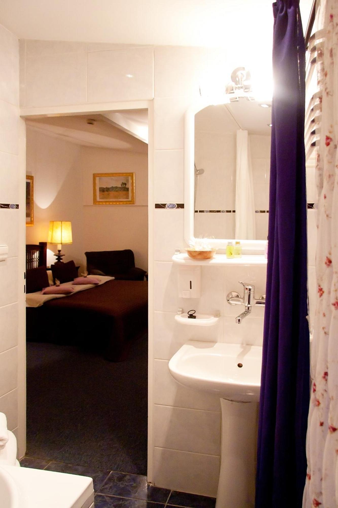 Hotel Pod Orlem Торунь Экстерьер фото