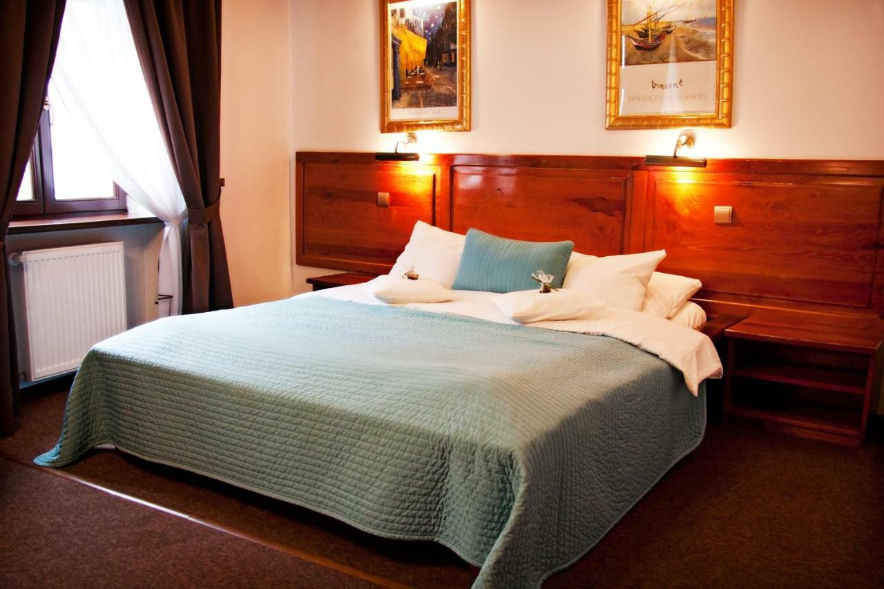 Hotel Pod Orlem Торунь Экстерьер фото