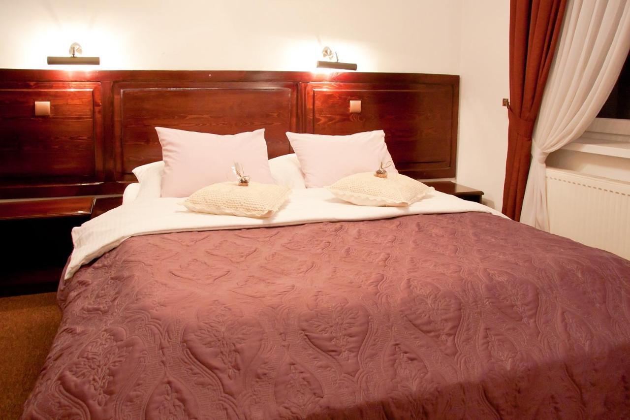 Hotel Pod Orlem Торунь Экстерьер фото